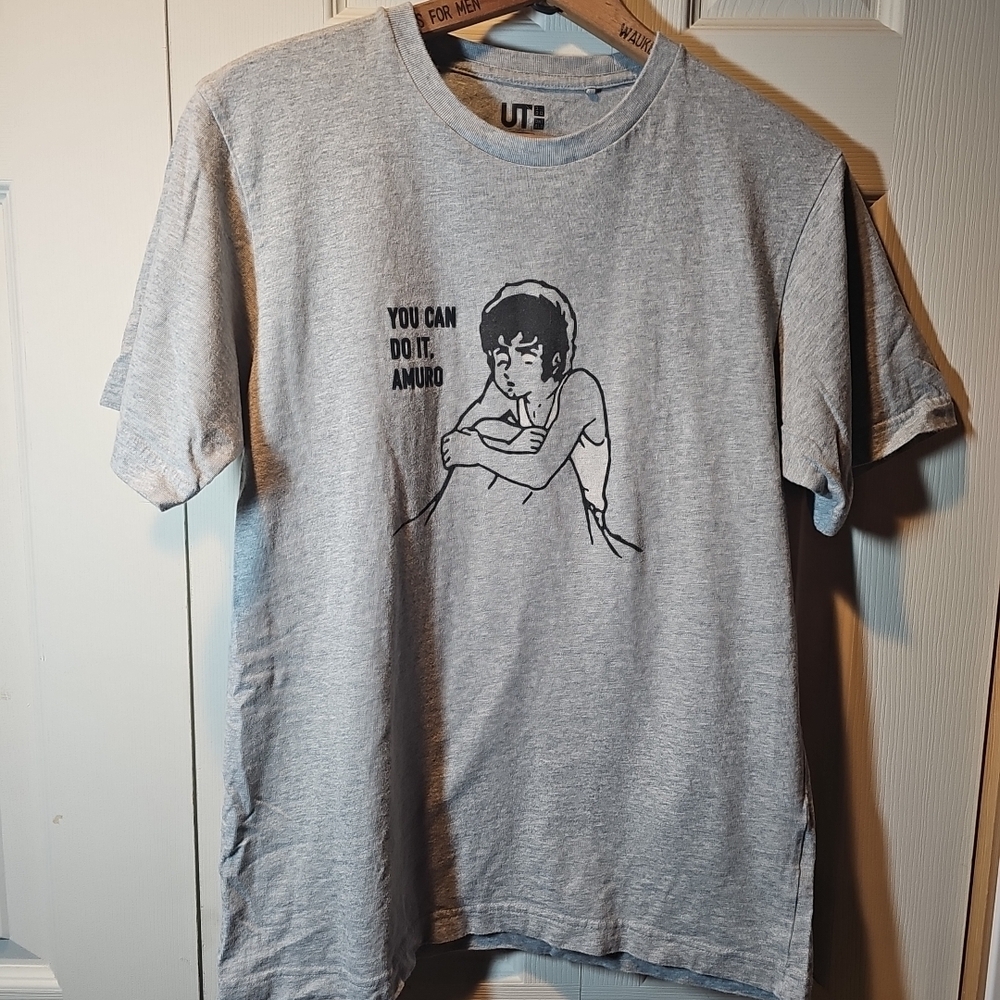 Uniqlo Light Gray Graphic Tee